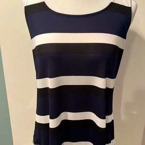 Ann Taylor flowy tank. Great condition.